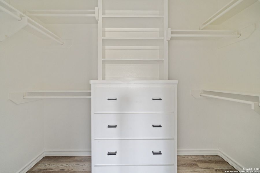 Spacious, unfurnished interior of a new home in , Beeville (Image 16).