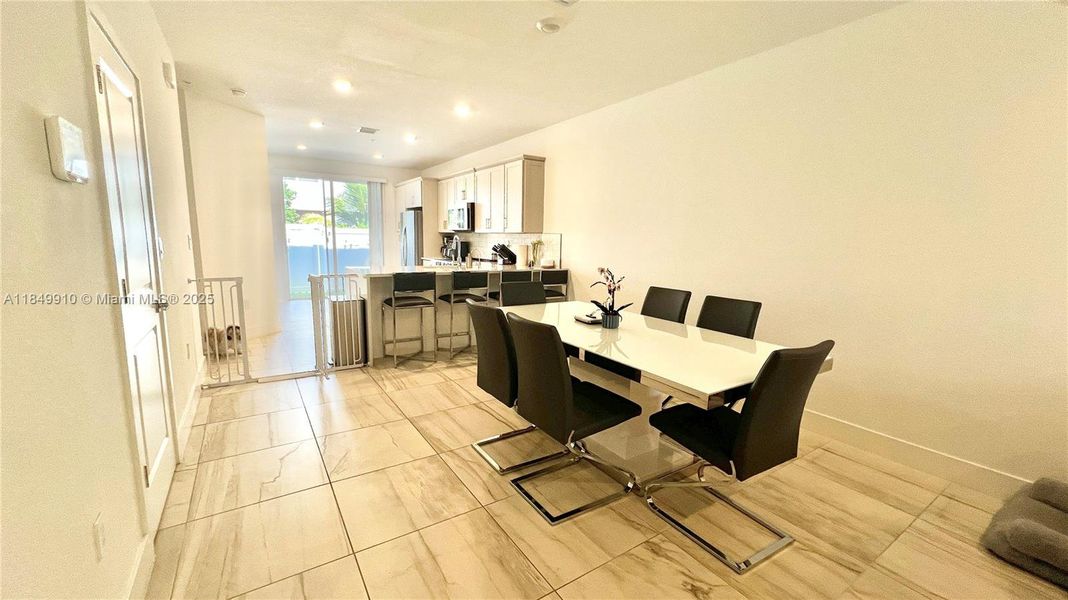 Furnished interior view inside a new home in , Pembroke Pines (Image 25).