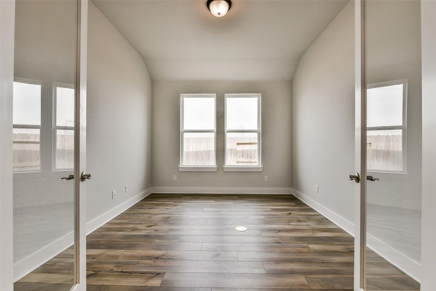 Spacious, unfurnished interior of a new home in , Texas City (Image 23).