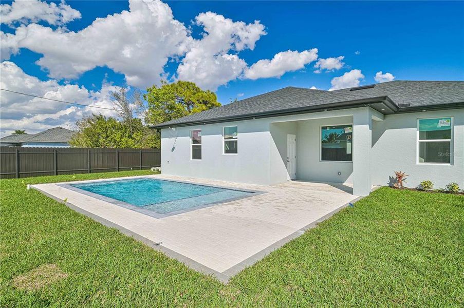 Exterior details and patio area of a home in , Cape Coral (Image 24).