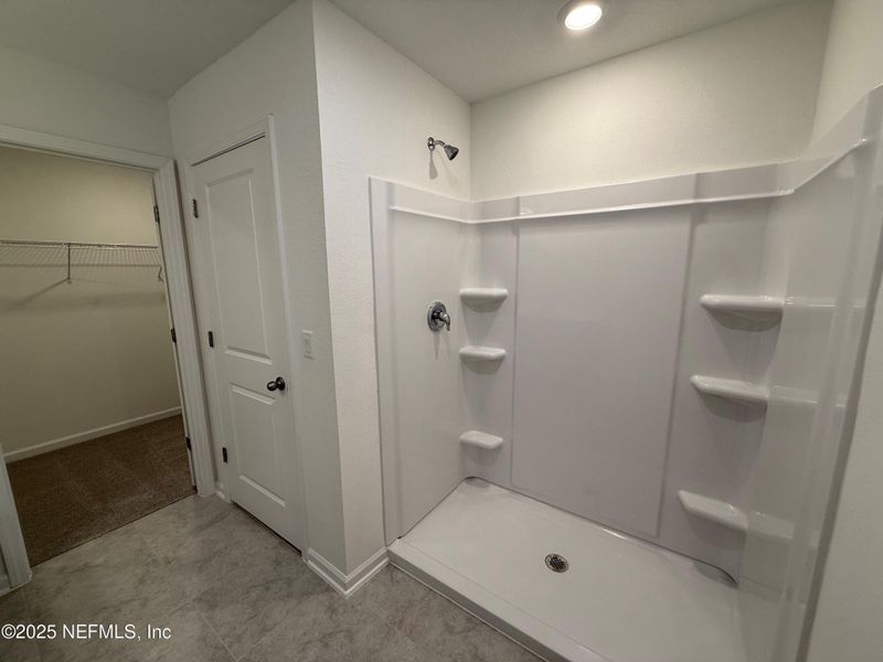 Furnished interior view inside a new home in Cedar Creek, Jacksonville (Image 4).