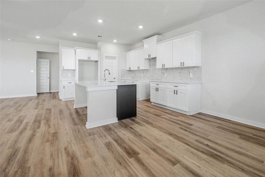 Image 46 of a home in Glendale Lakes.