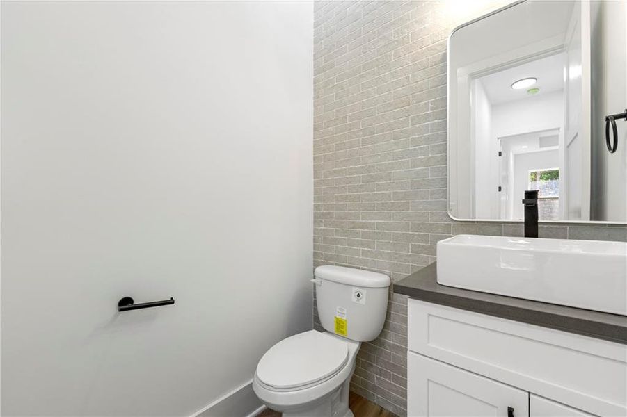 Furnished interior view inside a new home in , Jefferson (Image 10).