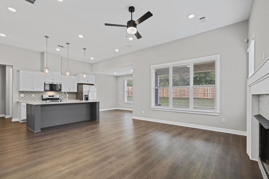 Spacious, unfurnished interior of a new home in Twin Oaks, Oakland (Image 13).