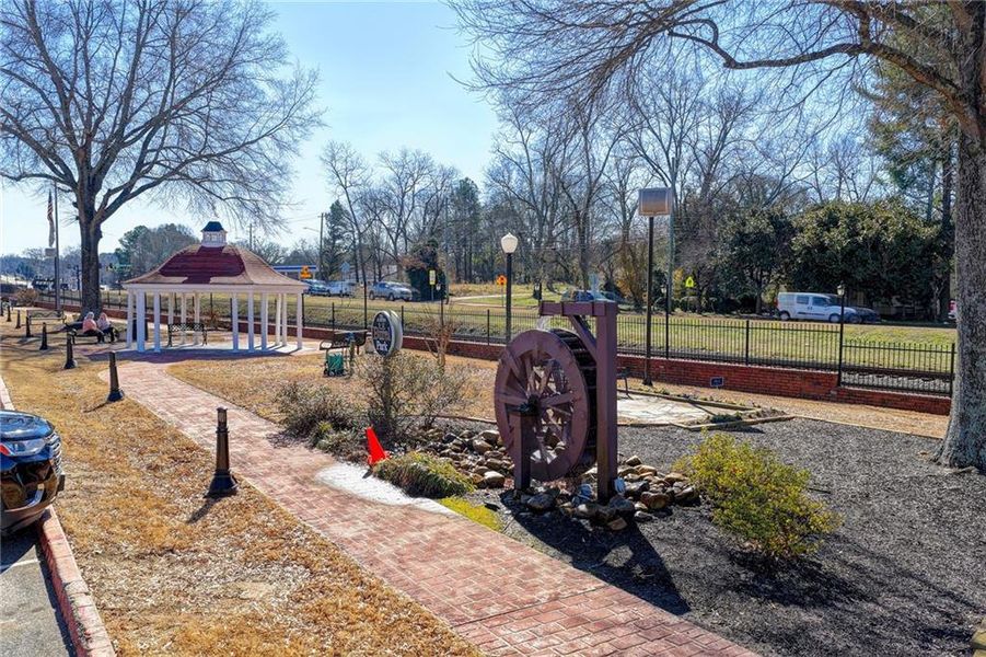 Image 81 of a home in .