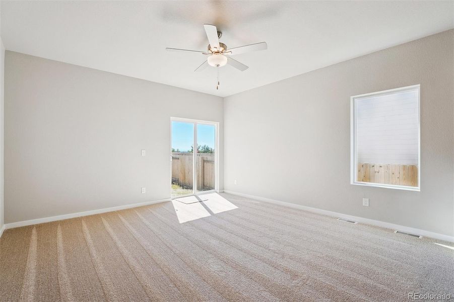Spacious, unfurnished interior of a new home in Cottonwood Greens, Fort Lupton (Image 12).