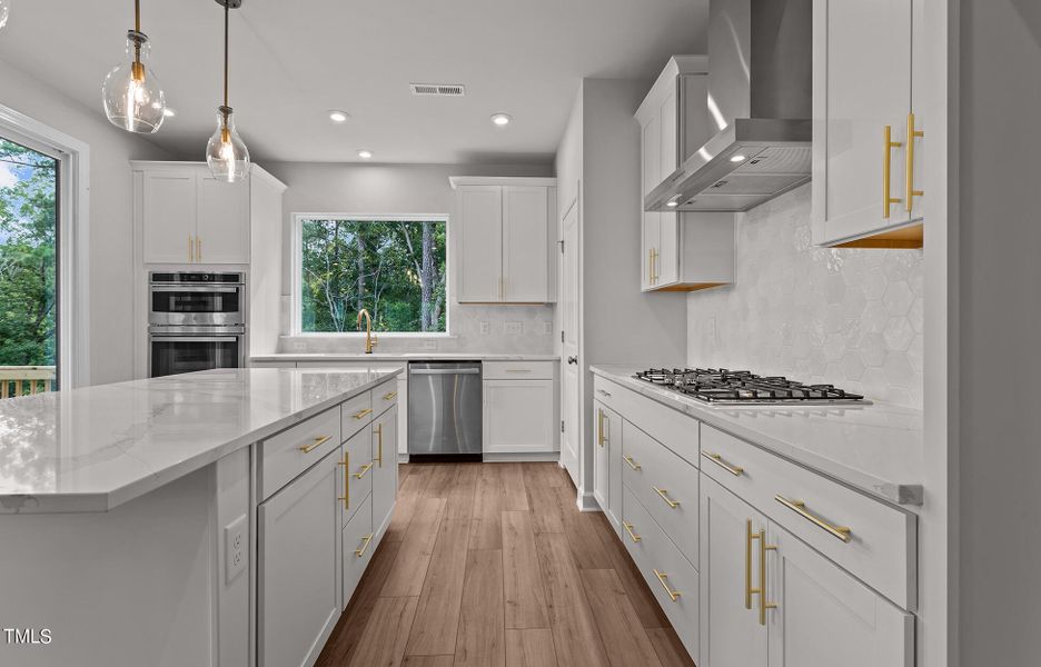 Elm-Park-Homesite-1_Kitchen-Featured-Ima