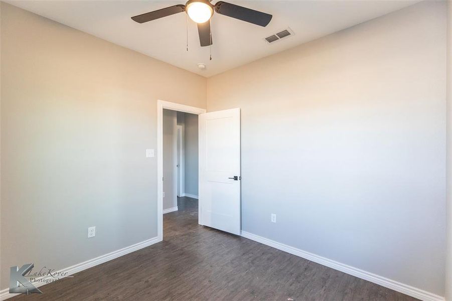 Spacious, unfurnished interior of a new home in , Abilene (Image 16).
