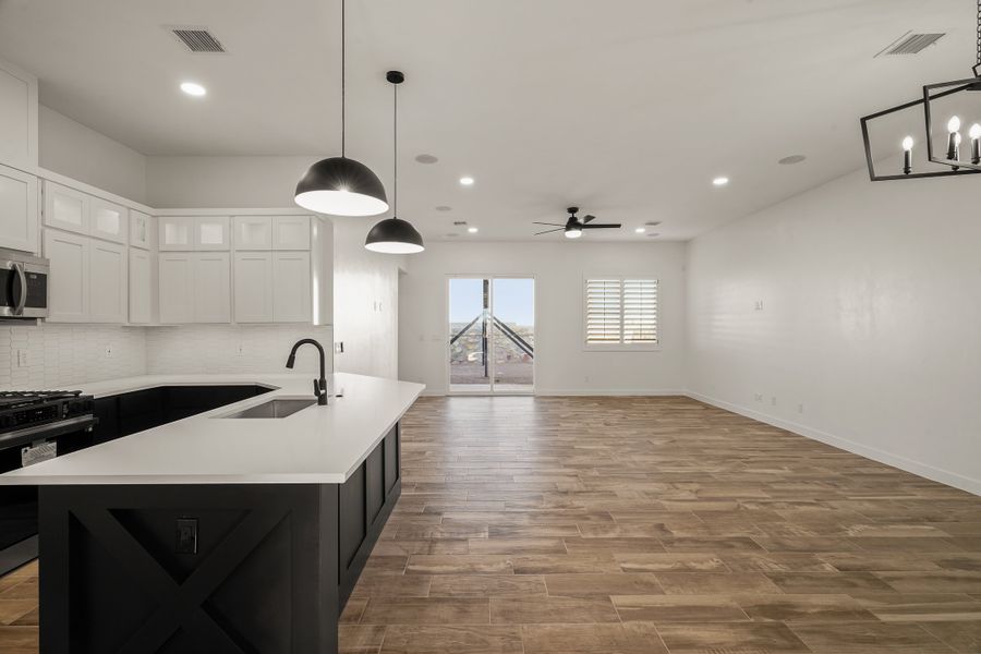 Furnished interior view inside a new home in Tierra Del Este 91, El Paso (Image 3). Furnished interior view inside a new home in Tierra Del Este 91, El Paso (Image 3).