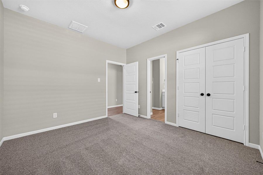 Spacious, unfurnished interior of a new home in La Segarra, Brookshire (Image 35).
