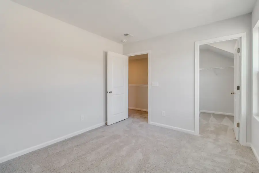 Spacious, unfurnished interior of a new home in Ellington, Elgin (Image 37).