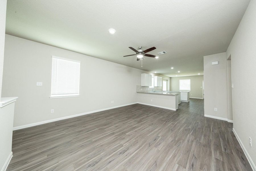 Spacious, unfurnished interior of a new home in Ridgeland Hills, Willis (Image 10).