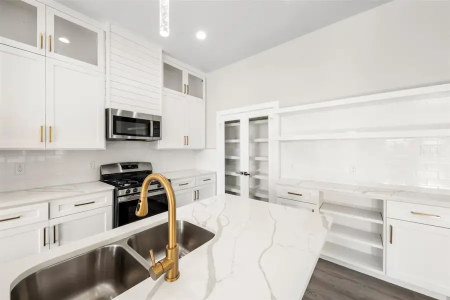 Furnished interior view inside a new home in , Houston (Image 7). Furnished interior view inside a new home in , Houston (Image 7).