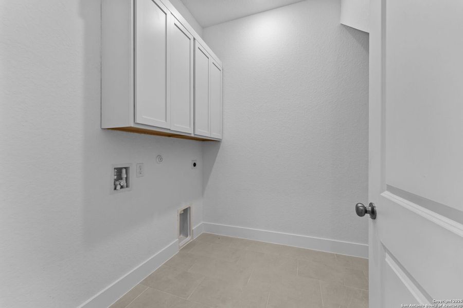 Spacious, unfurnished interior of a new home in , New Braunfels (Image 20). Spacious, unfurnished interior of a new home in , New Braunfels (Image 20).