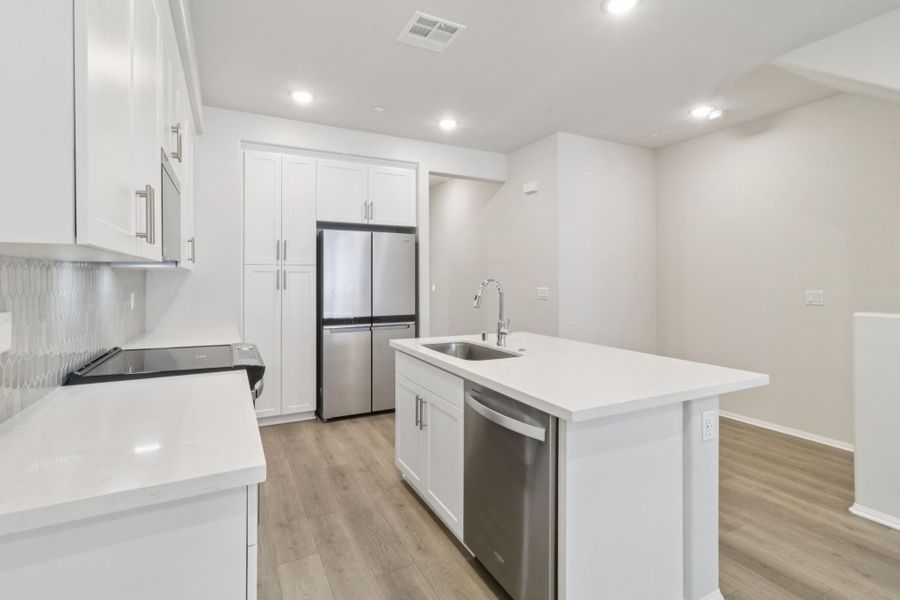 Photo is not of the actual home, but is an inspirational photo of builder’s model home and may depict options, furnishings, and/or decorator features that are not included Photo is not of the actual home, but is an inspirational photo of builder’s model home and may depict options, furnishings, and/or decorator features that are not included