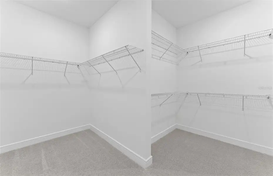 Spacious, unfurnished interior of a new home in Del Webb Stone Creek, Ocala (Image 15).