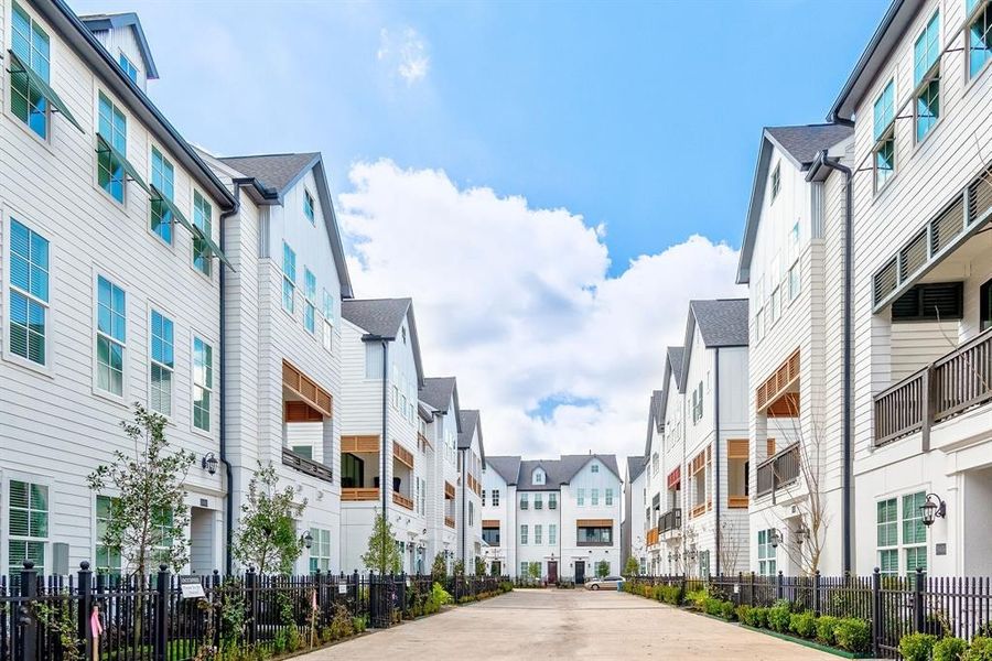 Image 10 of a home in .