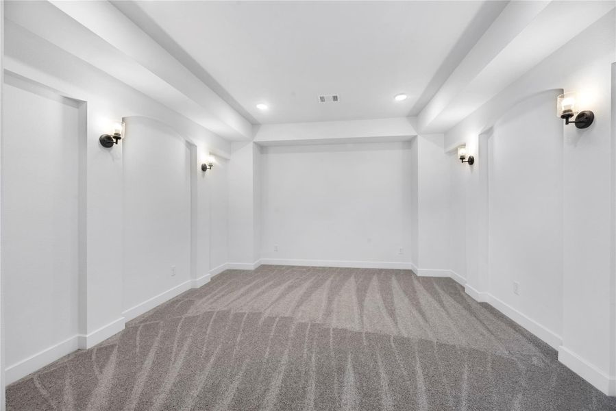 Spacious, unfurnished interior of a new home in Fulshear Lakes - 60', Fulshear (Image 18).