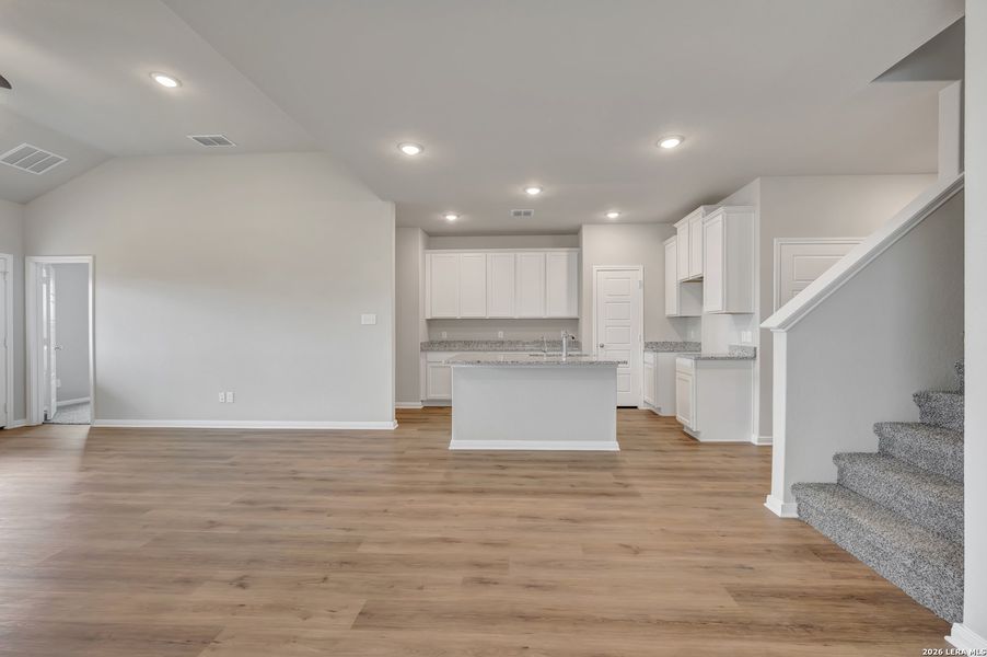 Spacious, unfurnished interior of a new home in Hunters Ranch, San Antonio (Image 24).