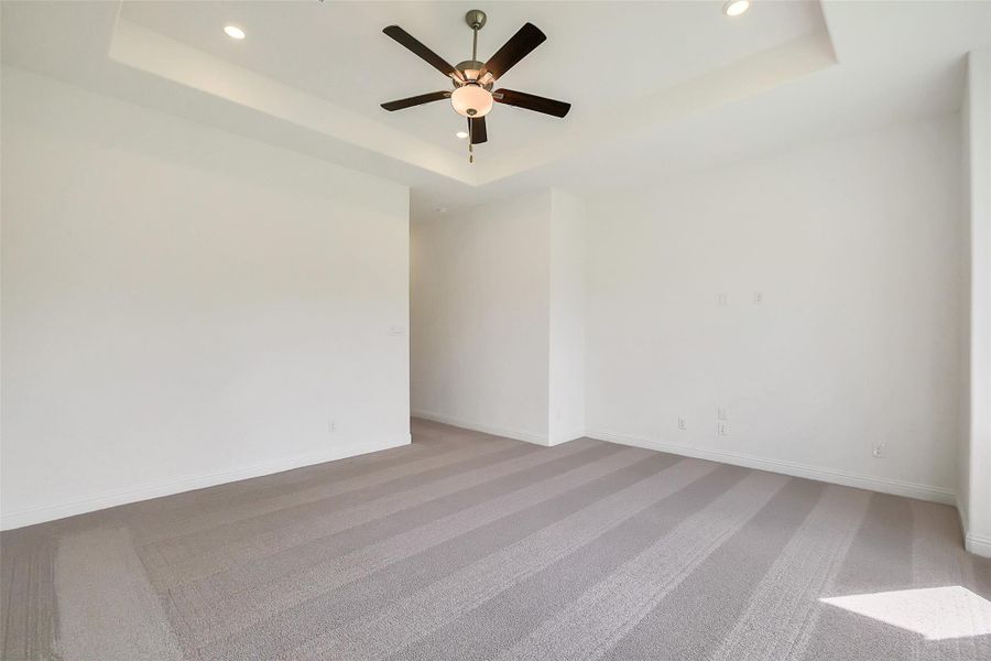 Spacious, unfurnished interior of a new home in Sienna 65', Missouri City (Image 34).