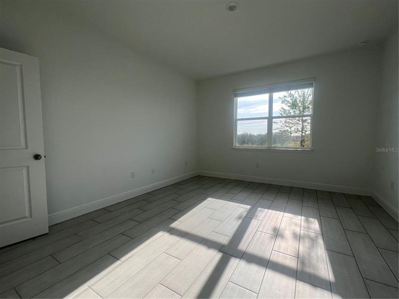 Spacious, unfurnished interior of a new home in Hills of Minneola, Minneola (Image 15).
