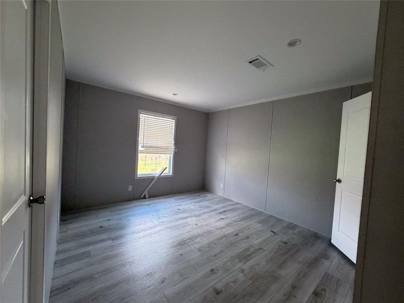 Spacious, unfurnished interior of a new home in , Grandview (Image 13).