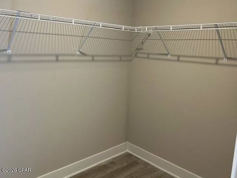 Spacious, unfurnished interior of a new home in College Station, Panama City (Image 7).