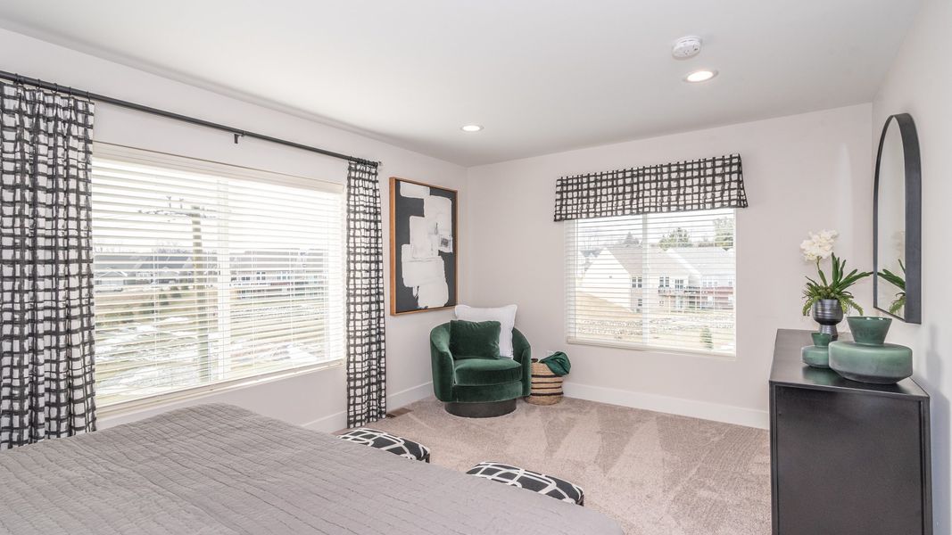 Representative furnished interior of a home built from the The Keswick Townhome (Interior Walk-Out) by Norfolk Homes in Bristol Ridge Townhomes, Ann Arbor (Image 31).