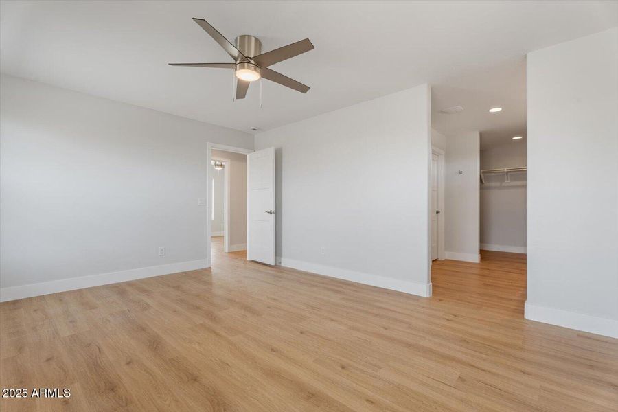 16-A7C08567 16-A7C08567