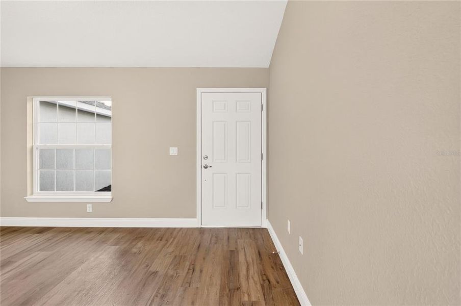 Spacious, unfurnished interior of a new home in , Dunnellon (Image 37).
