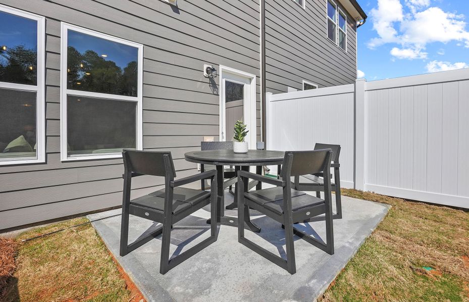 Representative exterior details of a home built from the Landis by Pulte Homes in Mallard Park, Charlotte (Image 3).