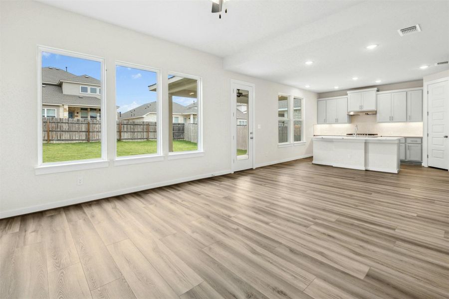 Spacious, unfurnished interior of a new home in University Heights, Round Rock (Image 16). Spacious, unfurnished interior of a new home in University Heights, Round Rock (Image 16).