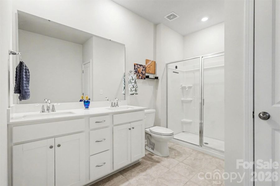 Main level Secondary suite ensuite