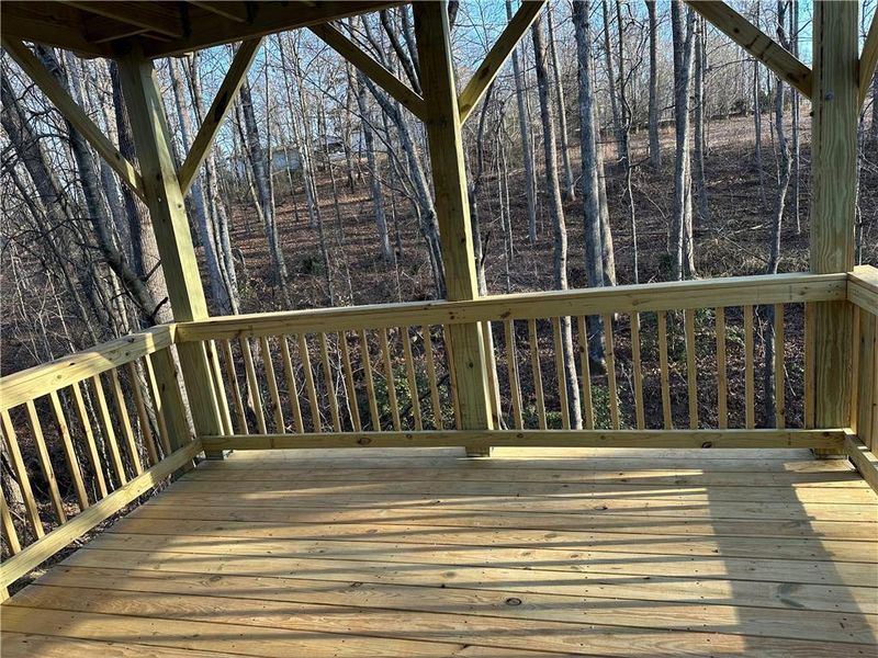 Exterior details and patio area of a home in , Alto (Image 16).