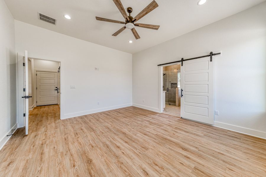 Representative unfurnished interior of a home built from the Jarrett 1 by Zeal Home Builders in Saddle Crest Estates, Weatherford (Image 23).
