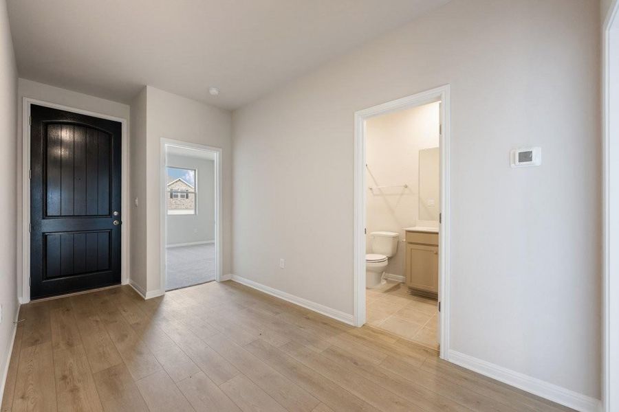 Photos are representative images and renderings for illustrative purposes only. Actual structural options and design images of the home may vary.