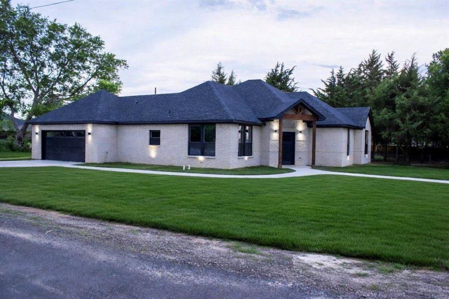 Image 36 of a home in .