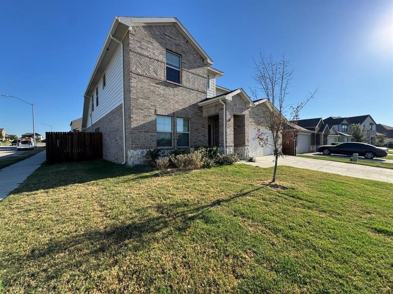 Exterior details and patio area of a home in Cibolo Hills, Fort Worth (Image 2). Exterior details and patio area of a home in Cibolo Hills, Fort Worth (Image 2).