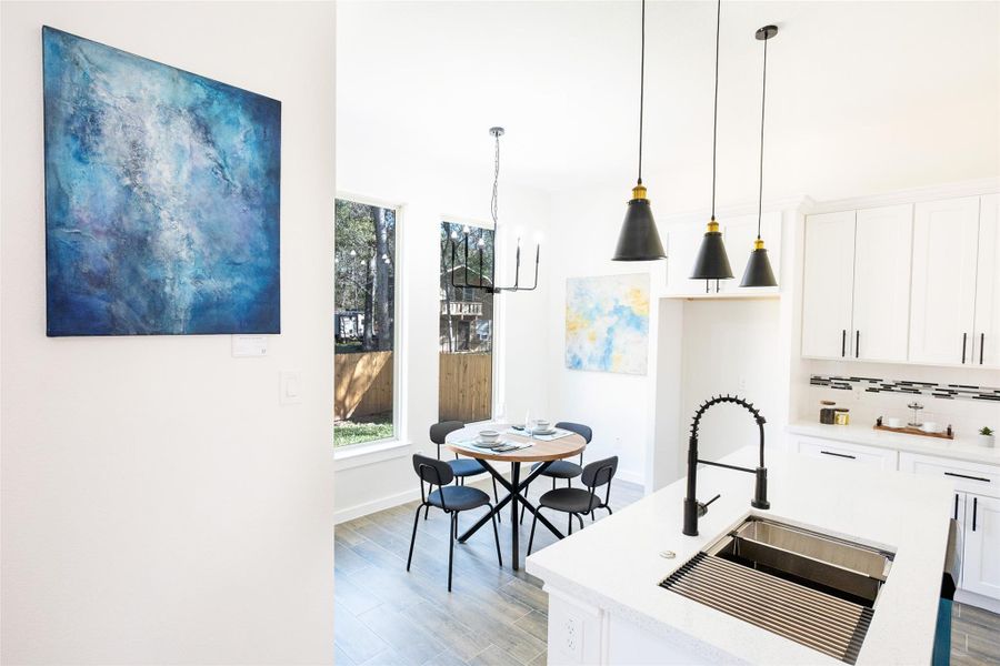 Kitchen & Dining area