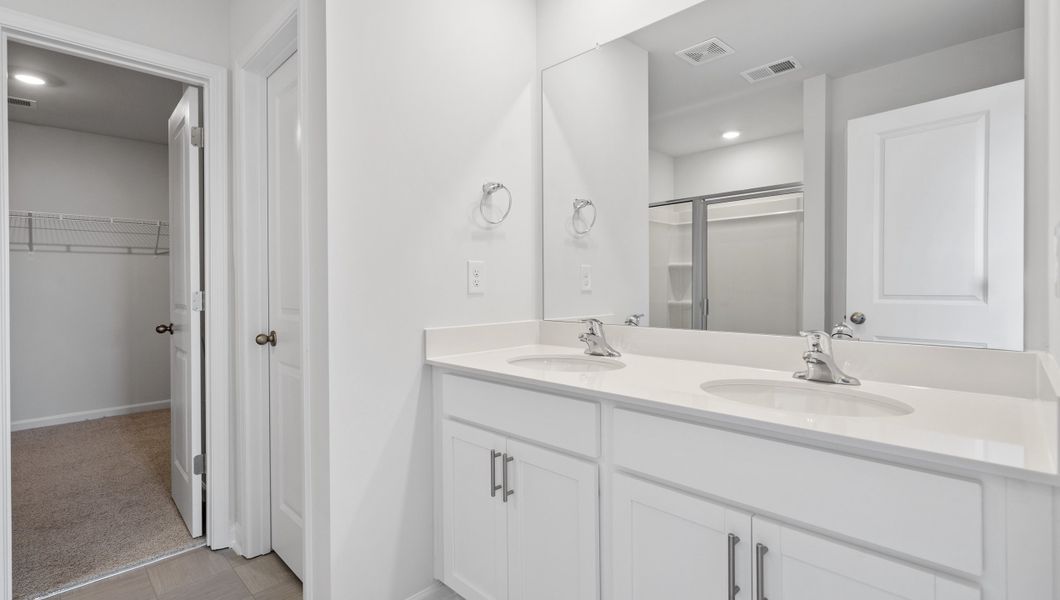 Furnished interior view inside a new home in Sage Grove, Lyman (Image 10).
