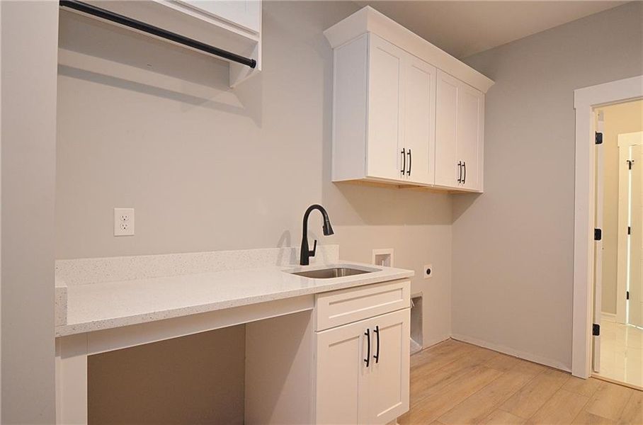 Furnished interior view inside a new home in , Bogart (Image 6).