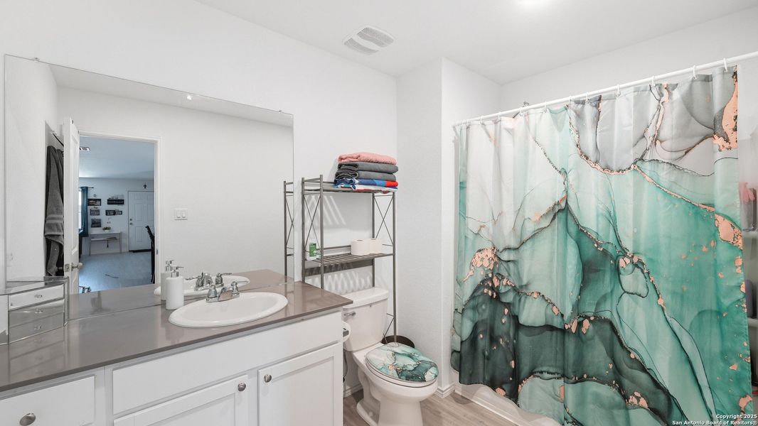 Furnished interior view inside a new home in Spring Grove: Stonehill Collection, St. Hedwig (Image 24). Furnished interior view inside a new home in Spring Grove: Stonehill Collection, St. Hedwig (Image 24).