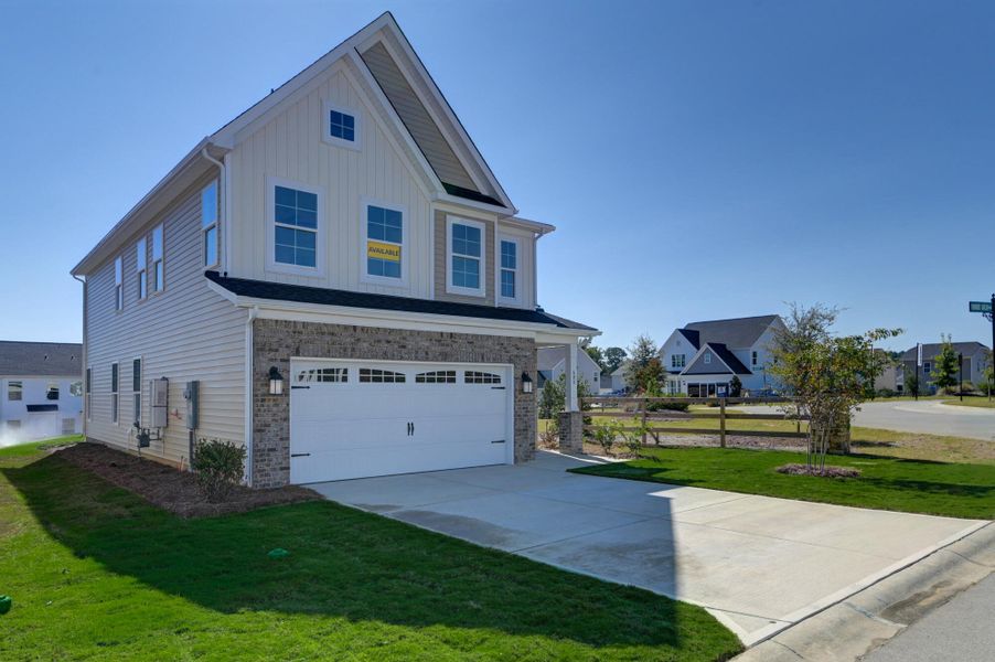 Image 37 of a home in Ashton Lakes.