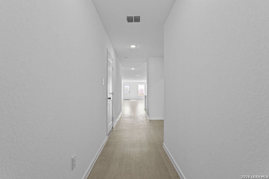 Spacious, unfurnished interior of a new home in Friendship Oaks, Fredericksburg (Image 12).