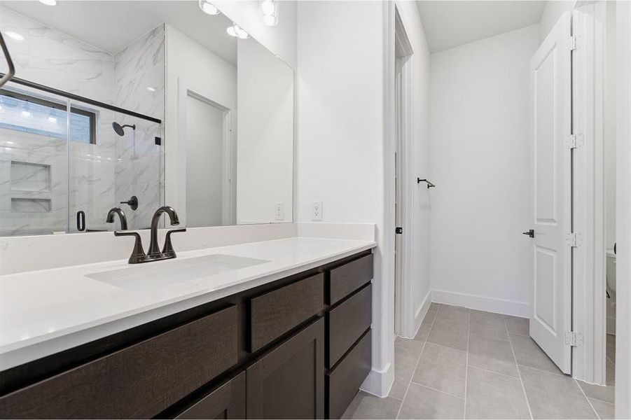 Furnished interior view inside a new home in Craig Ranch, McKinney (Image 9).