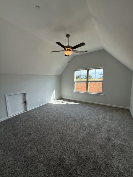 Spacious, unfurnished interior of a new home in Bradley Bend, Ashland City (Image 8).