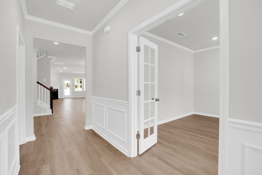 Spacious, unfurnished interior of a new home in Carriage Estates, Lexington (Image 30).