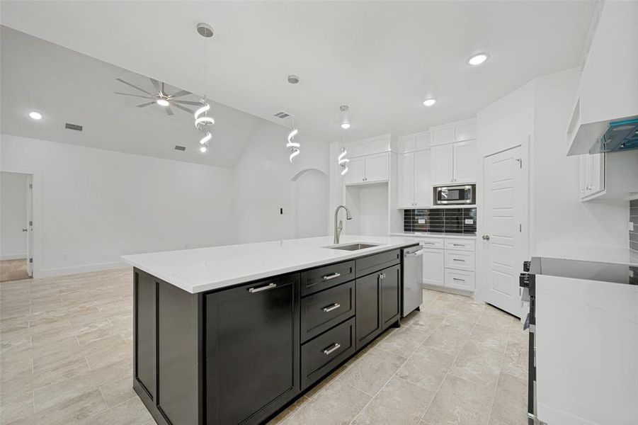 Furnished interior view inside a new home in , Fort Worth (Image 7).
