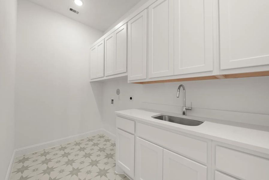Granbury D Laundry room