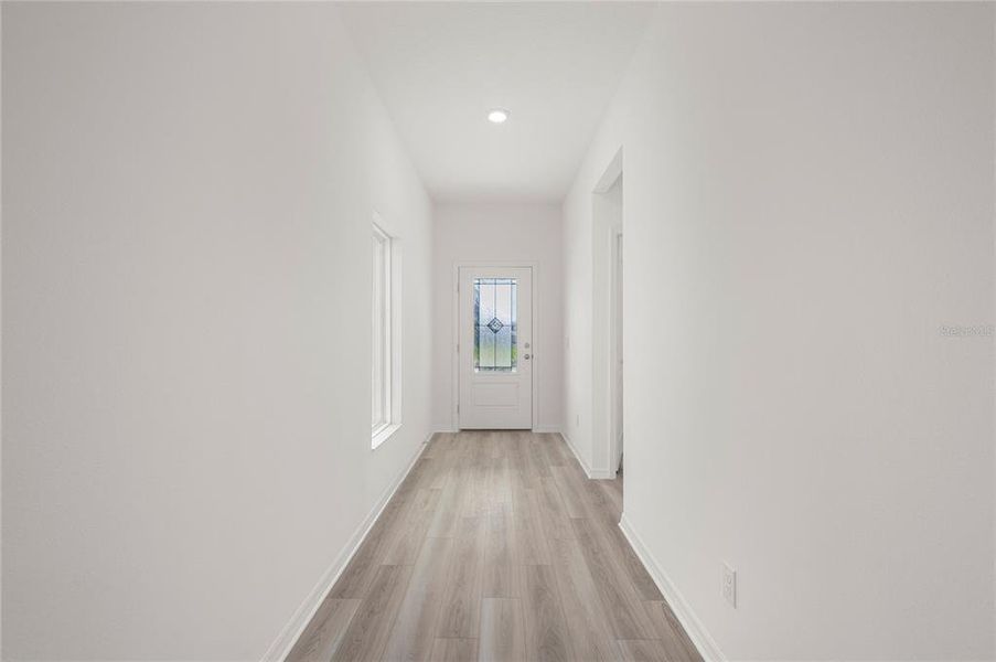 Spacious, unfurnished interior of a new home in Gum Lake Preserve, Lake Alfred (Image 10).